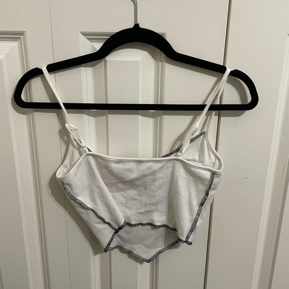 outside stitch crop top - Picture 2 of 3